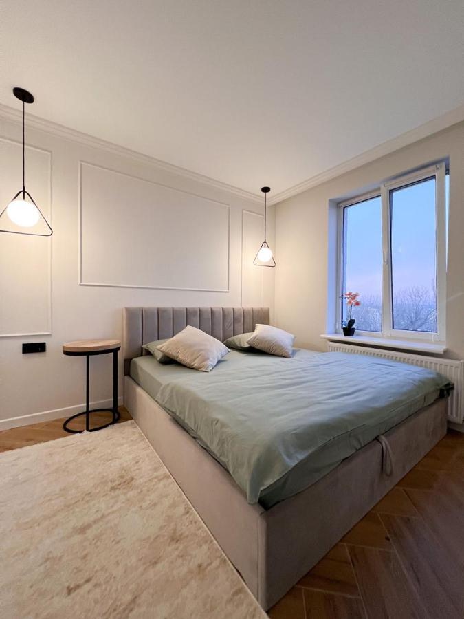 Renthouse Neoclassic Апартаменты